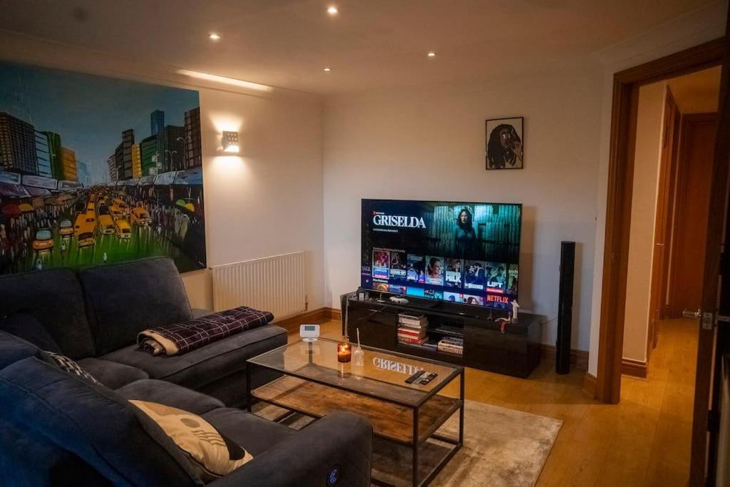 1-Bed Flat In Ocean Village 南安普敦 外观 照片